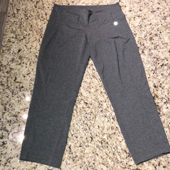Lululemon capris - Picture 2 of 8